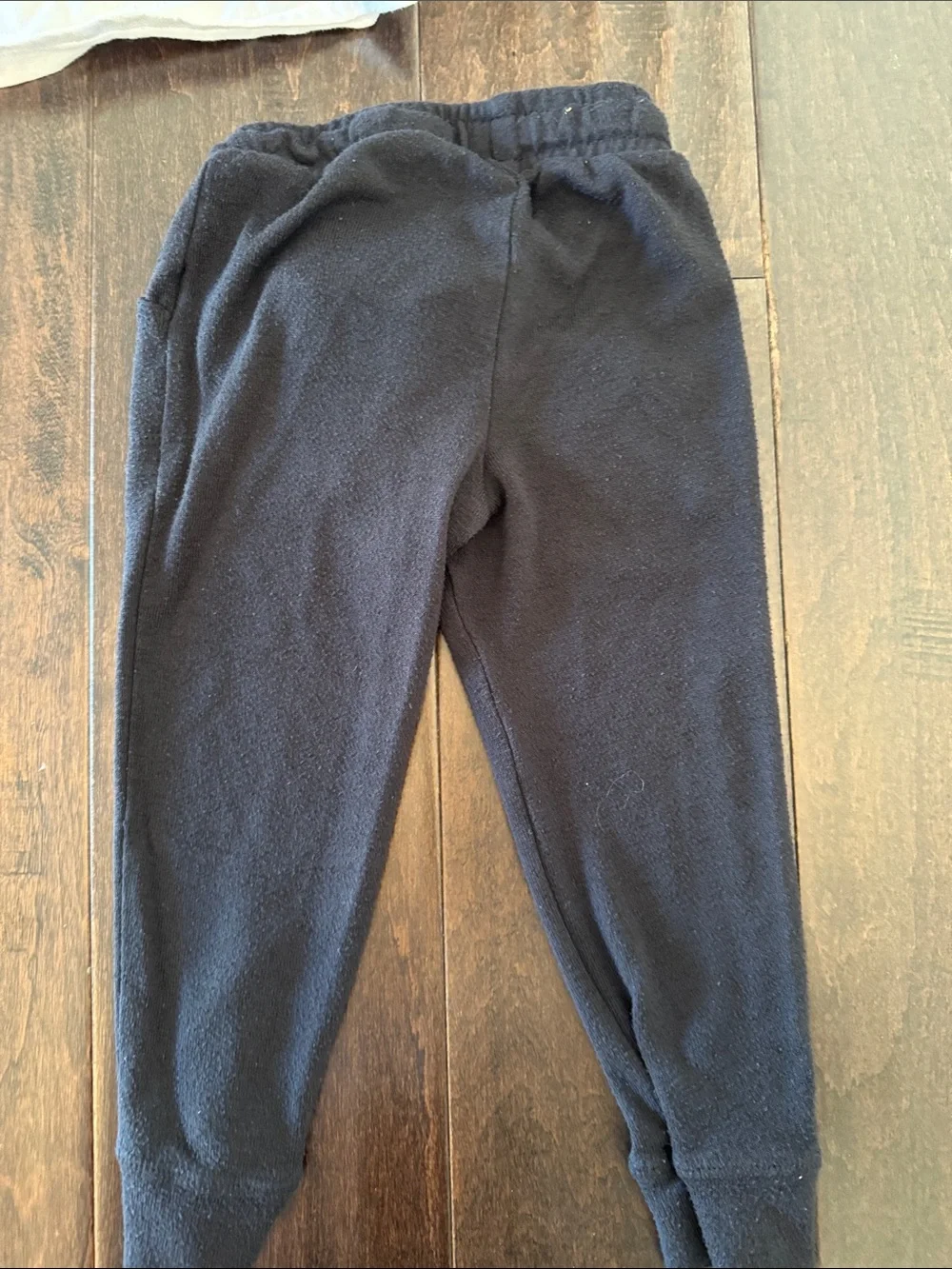 Cat & Jack White T shirt and Black Kids Jogger Pants - 2T